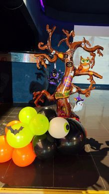 Dekoracja balonowa Halloween &ndash; ścianka balonowa / fotostrefa na imprezę